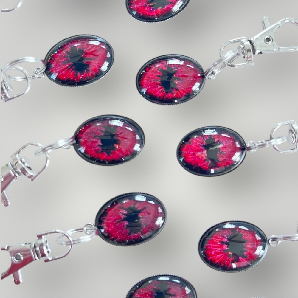𝑯𝒂𝒏𝒅𝒎𝒂𝒅𝒆 Red/Fuchsia Dragon Eye Keychain w/Gift Bag - Picture 2 of 7